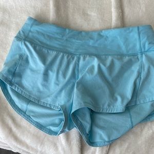 Lulu Lemon Speedy Short size 2, 2.5 inch seam